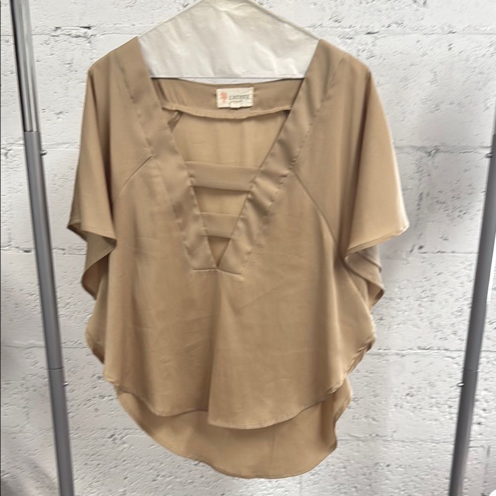 Lush Tan Women's Top Oversized blouse Top - Like New Size Small LATISTE